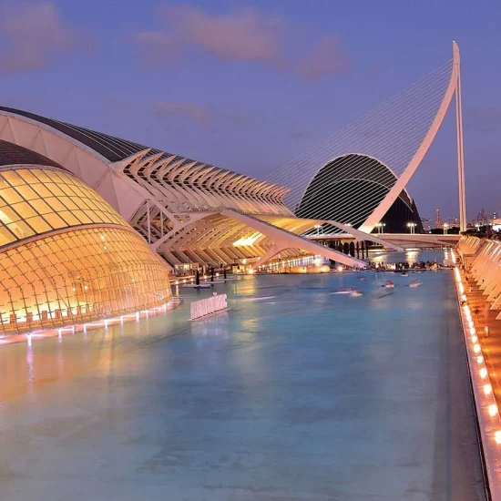 Exploring the Charms of Valencia, Spain: A Perfect Destination for Faculty-Led Programs